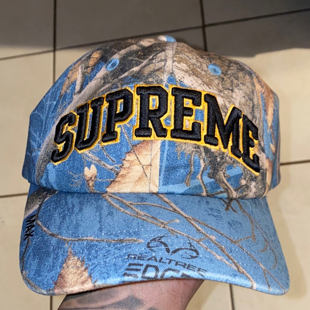 Supreme RealTree Edge Blue Camo Cap with Black and‎ Yellow Script Real Tree Max